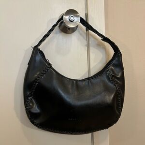 KENNETH COLE REACTION LEATHER BLACK SHOULDER BAG